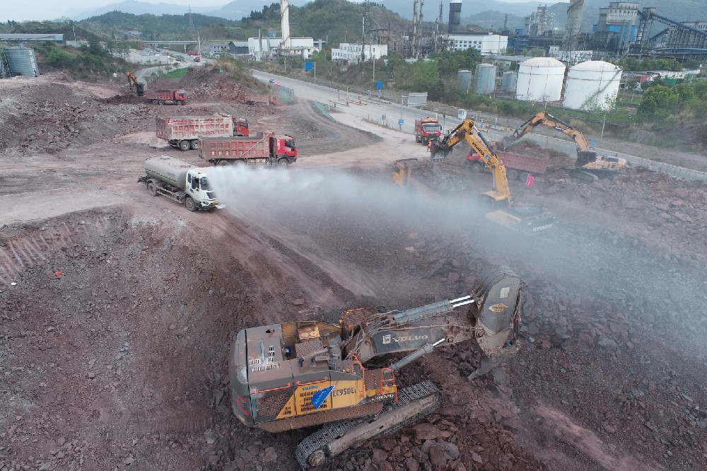 不停工、不斷檔，假期建設(shè)忙！